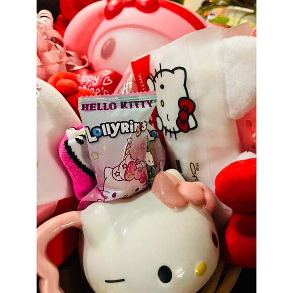 Hello Kitty Love basket 50 x 70 plush throw HK gummy hearts my melody light up - Picture 3 of 9